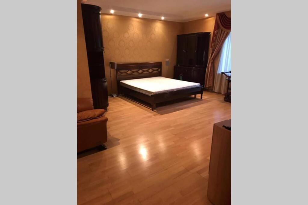 One Bedroom Kreschatik Str 4 Kiev Extérieur photo