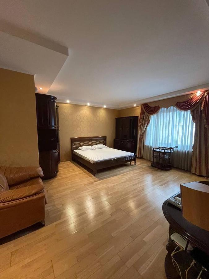 One Bedroom Kreschatik Str 4 Kiev Extérieur photo