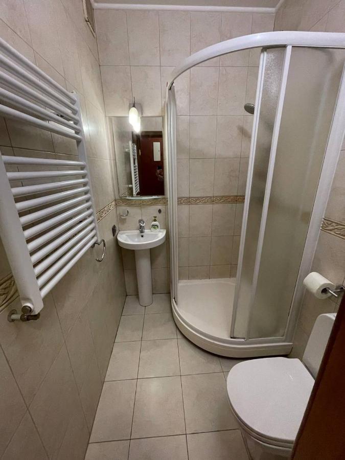 One Bedroom Kreschatik Str 4 Kiev Extérieur photo